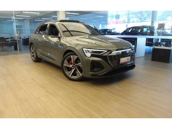 AUDI Q8 E-TRON 55 ELÉTRICO LAUNCH EDITION QUATTRO AUDI Q8 E-TRON 55 ELÉTRICO LAUNCH EDITION QUATTRO